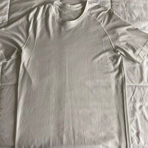 Lululemon Metal Vent Tech Tee